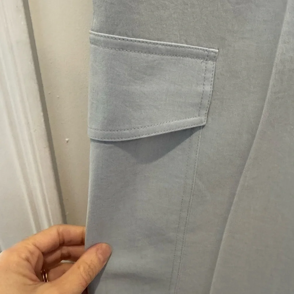 Theory Light blue Cargo pants size 6 inseam 23.5 inches - Picture 3 of 8